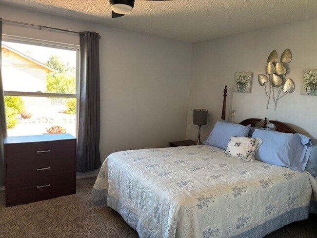 Building Photo - Lovely Updated 2bed/2bath Home in desert landscape of 45+ Active Adult Community of Leisure World...