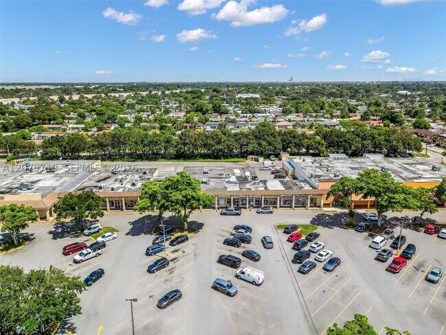 Building Photo - 6901 SW 29th St