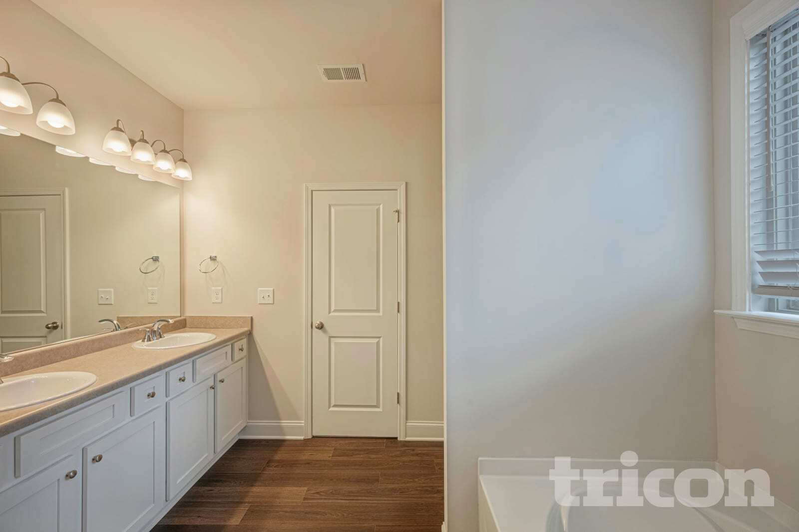 Building Photo - 424 Curlin Ct