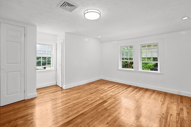 Building Photo - 334 Walpole St