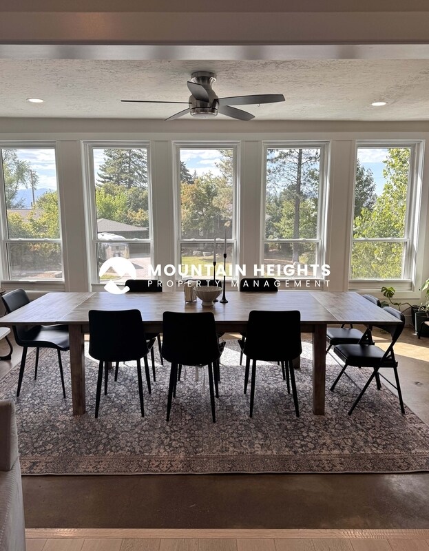 Building Photo - 8589 Kings Hill Dr