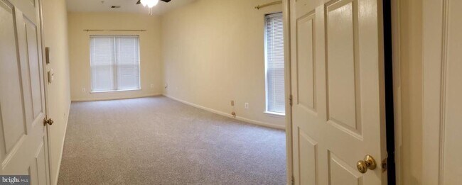Building Photo - 6501 Grange Ln
