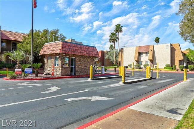 Building Photo - 5317 Indian River Dr