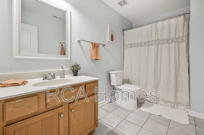 Building Photo - 8189 Admirals Landing Pl