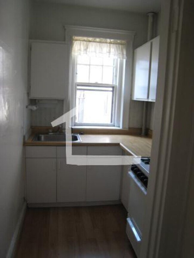 Building Photo - 317 Allston St