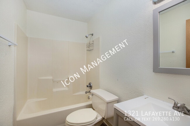 Building Photo - 1321 Lafayette Ave