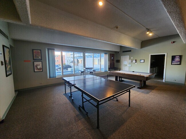 Building Photo - Gorgeous 1 Bed 1 Bath Condo In Fantastic L...