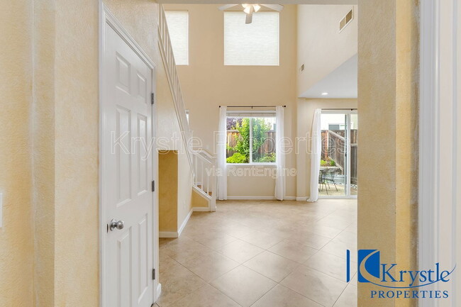 Building Photo - 664 Julmar Cir