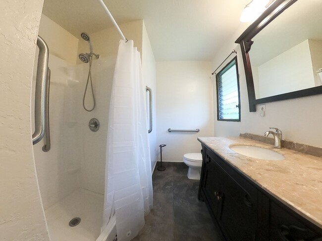 Building Photo - Aiea - 3 bedroom/2.5 bathroom townhouse wi...