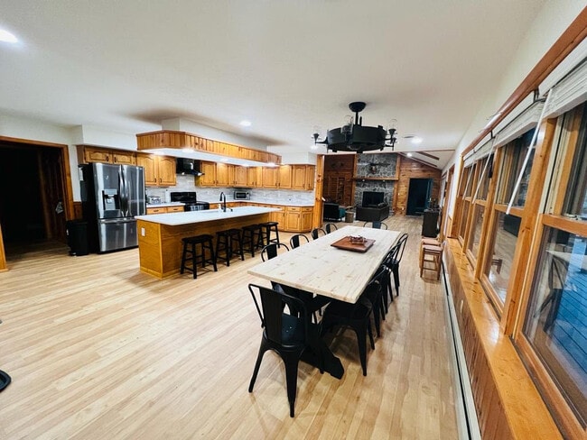 Building Photo - 526 Gleanings Dr