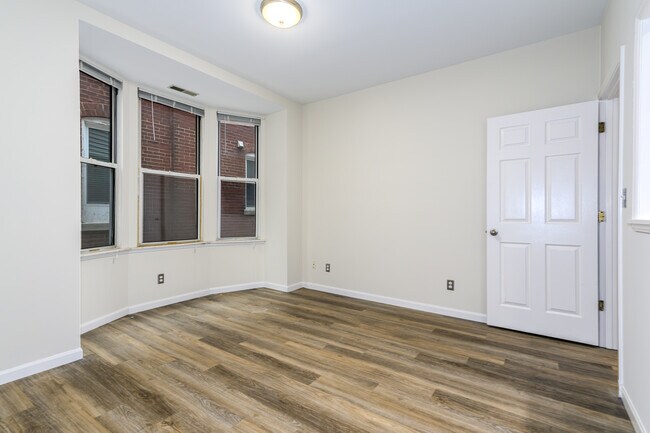 Building Photo - 5932 McPherson Ave