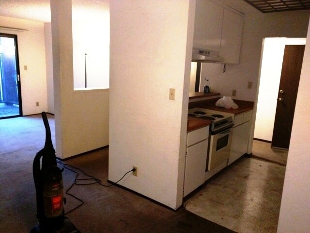 Adjunt -Living-Dinning-Patio-Hall- - 2955 Lakeside Dr