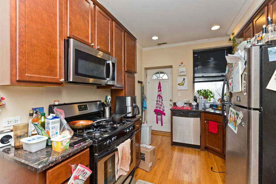 Building Photo - 4338 N Spaulding Ave