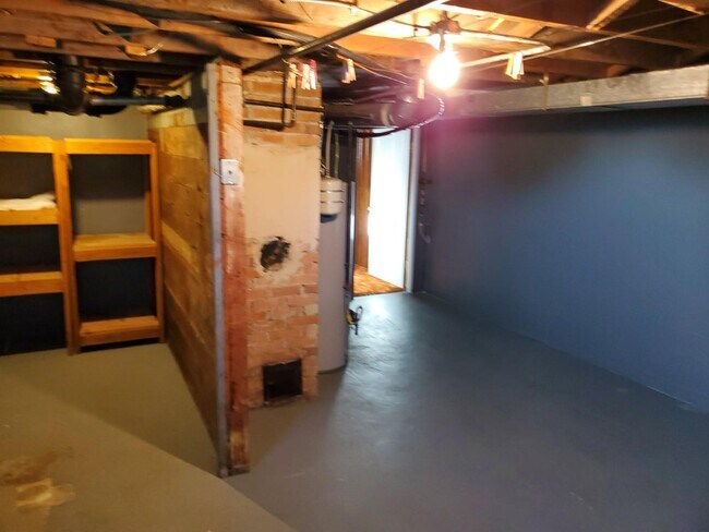 Building Photo - 296 S 100 E