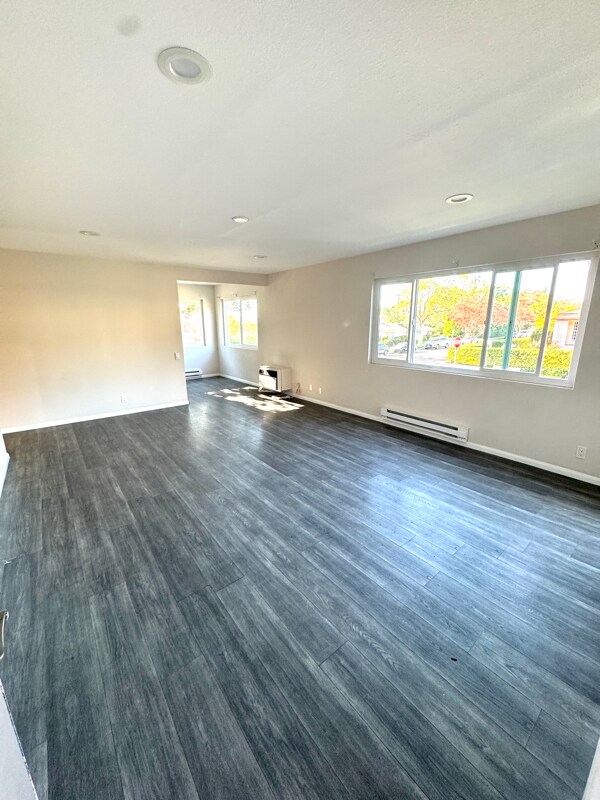 Building Photo - 600 E Harvard Rd