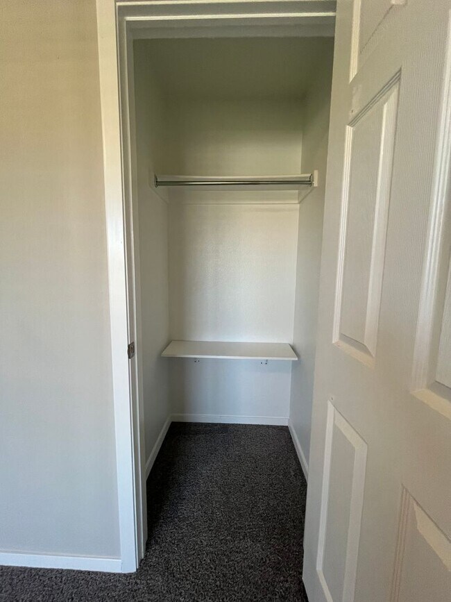 Building Photo - 1751 Forest Dr