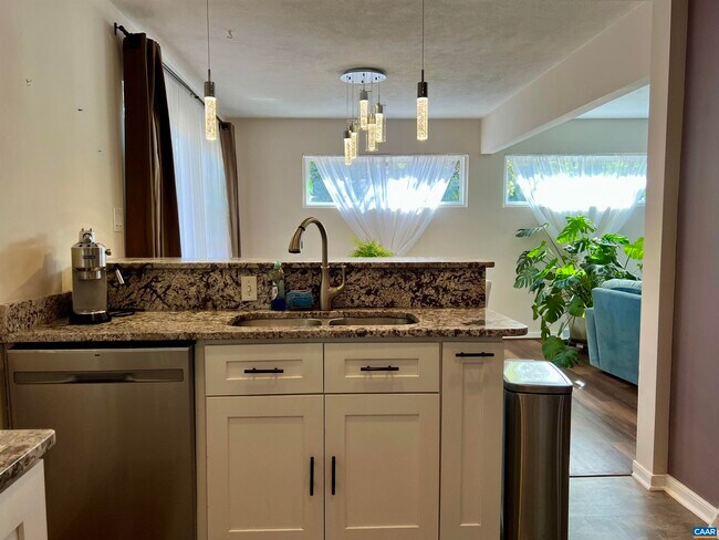 Building Photo - 1201 Bland Cir