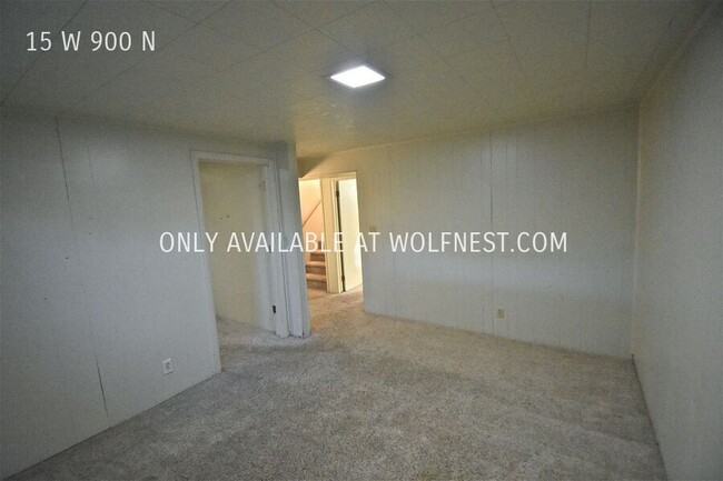 Building Photo - Lovely 4 Bed Orem Unit! No Deposit Option!