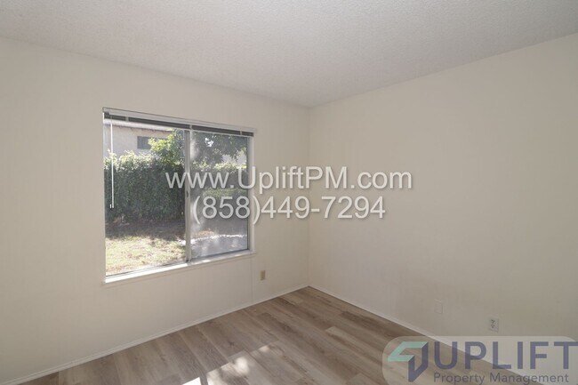 Building Photo - Spacious 4 Bedroom Home in Prime Mira Mesa Location- MOVE IN SPECIAL $300 OFF FIRST MONTH'S RENT!!