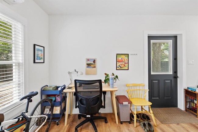 Building Photo - 2808 Jefferson St