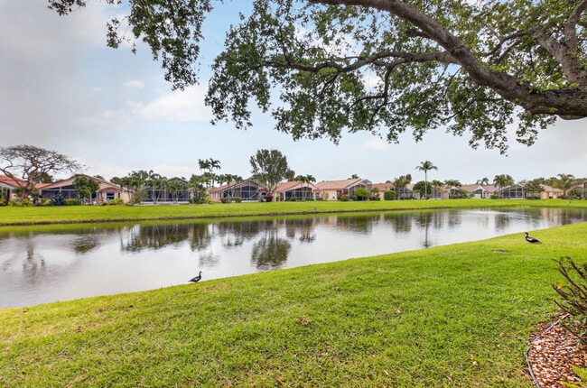 Building Photo - 5256 Glenville Dr