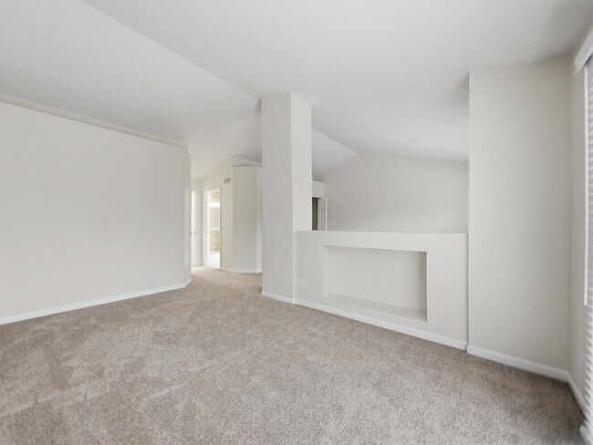 Building Photo - 399 Pine Lake Cir