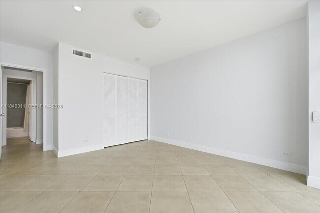 Building Photo - 2451 Brickell Ave