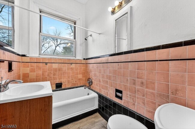 Building Photo - 150 Belvidere Ave