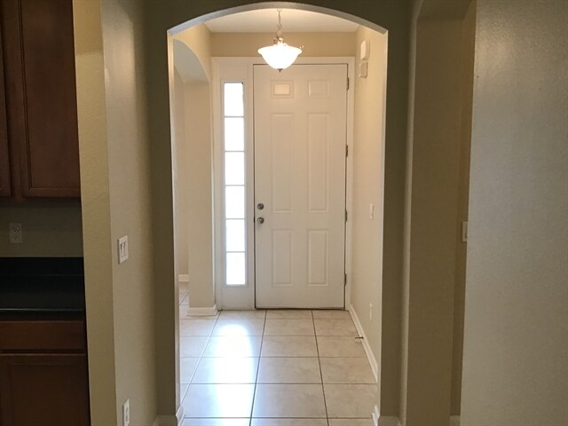 Building Photo - 305 Pine Arbor Cir