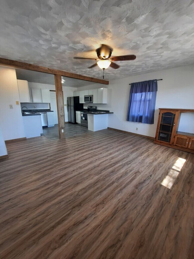 Building Photo - 4 BED | 1 BATH | HOME | NORTH