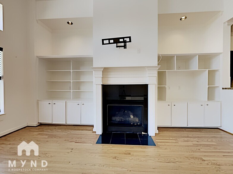 Building Photo - 5343 Kiam St