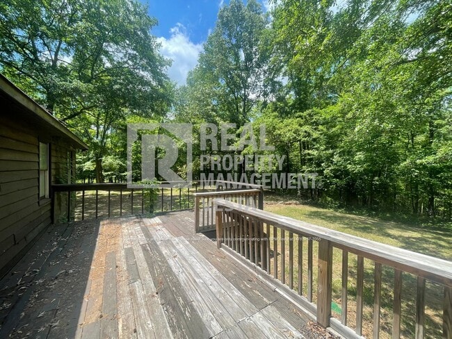 Building Photo - 102 Riverchase Ct