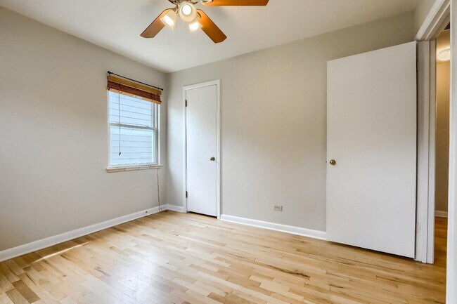 Building Photo - 2 Bedroom single family home in Denver