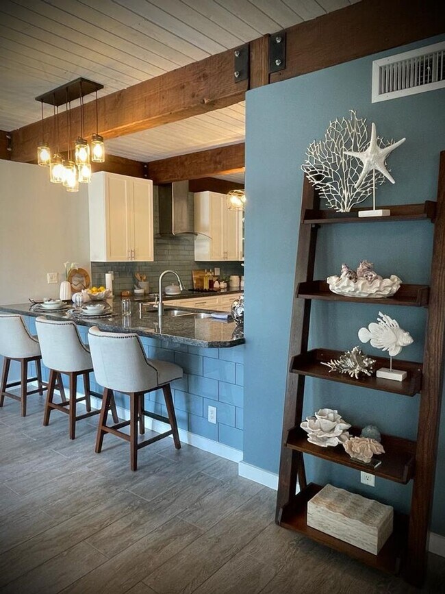 Building Photo - 605 Kensington Pl