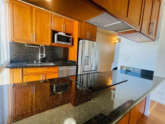 Building Photo - Partly Furnished 3-bedroom, 1.5-bath condo...