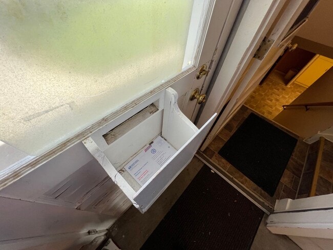 Building Photo - 429 E Pine St