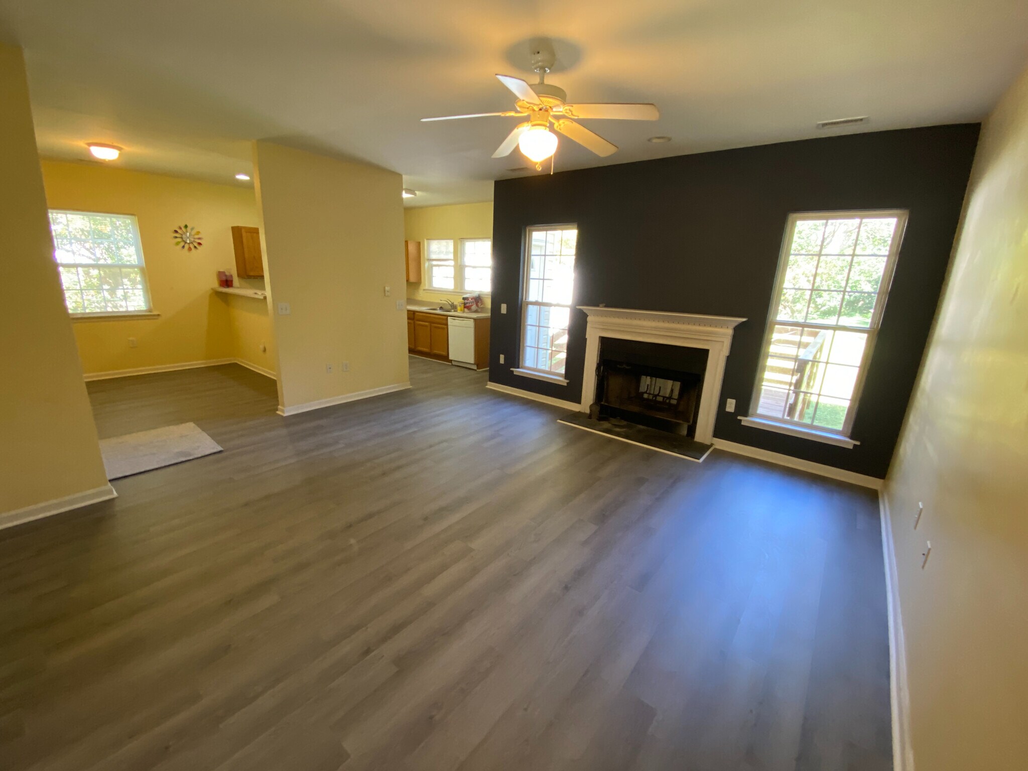 Building Photo - Room in Duplex on Lundy Dr