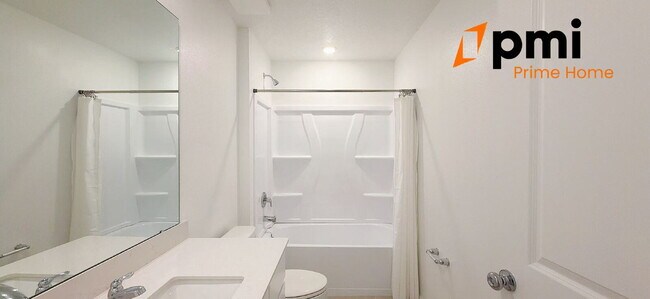 Building Photo - BRAND NEW 4-Bedroom Oasis with 2 Full Baths in Lake Wales – Spacious 1824 Sq Ft Haven!
