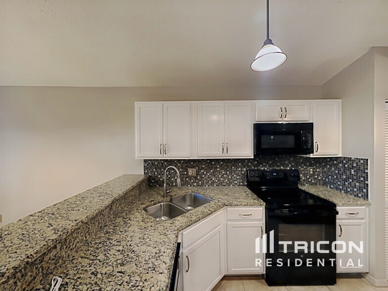 Building Photo - 1425 Walden Oaks Pl