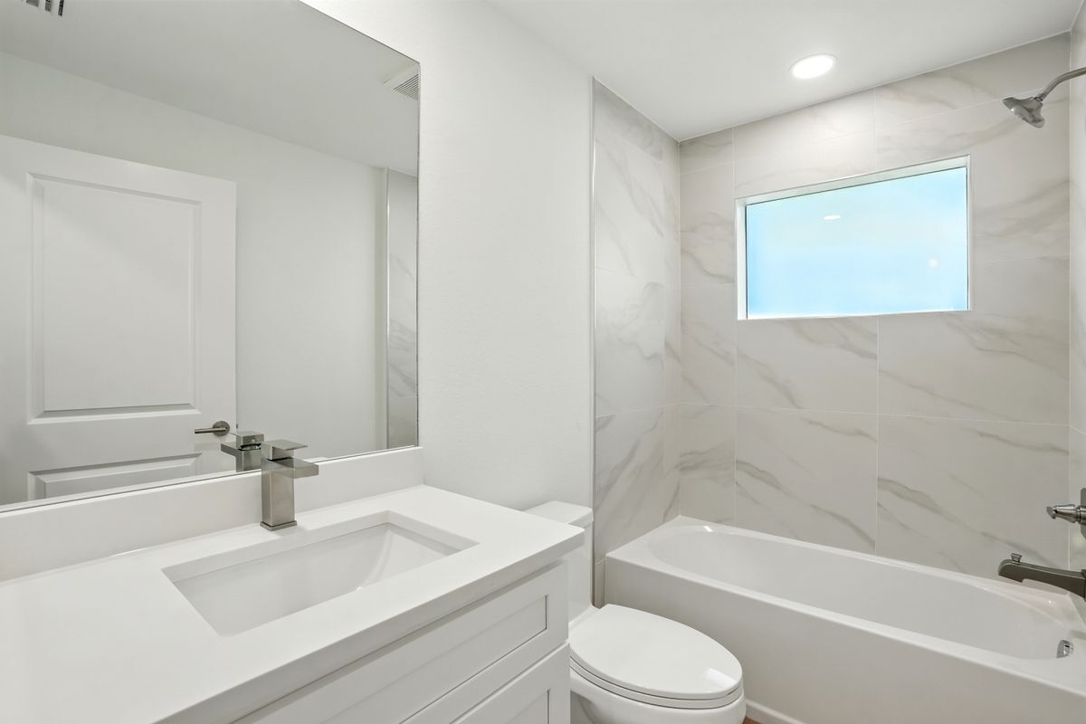 Building Photo - 2707 34th St SW