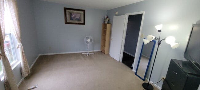 Building Photo - 10938 Parker Dr