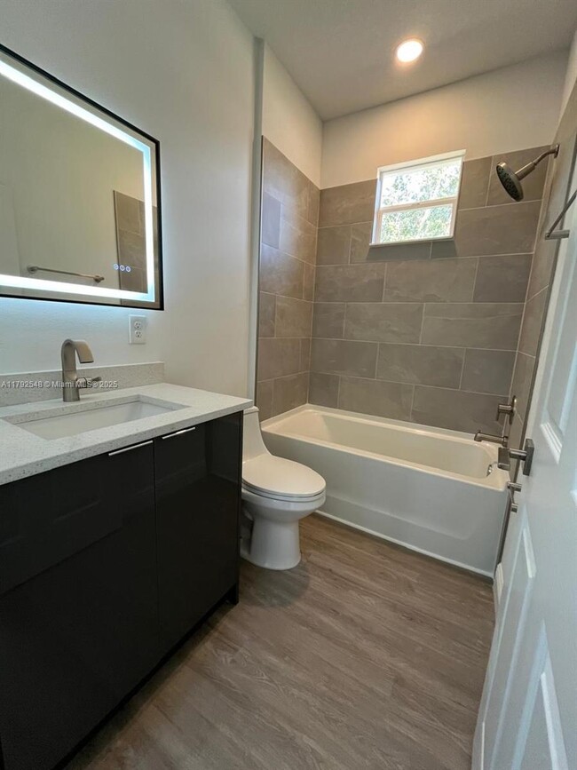 Building Photo - 514 Glade Ct