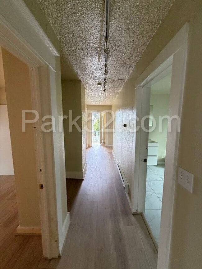 Building Photo - 1711 S 9th St