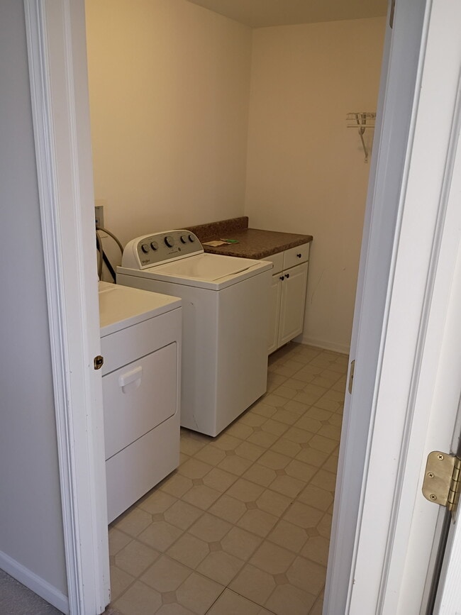 Building Photo - 188 S Concord Dr