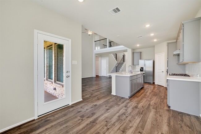 Building Photo - 411 Sunlit Vly Cir