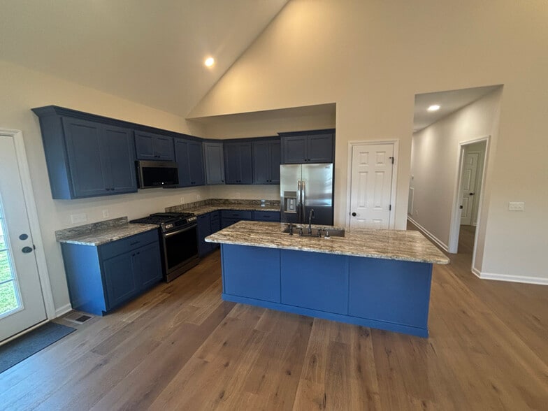 Building Photo - 210 Cherokee Dr