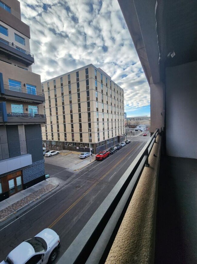 Building Photo - 600 Central Ave SW