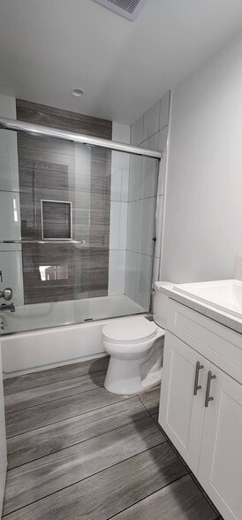 Building Photo - 4651 W 18th St