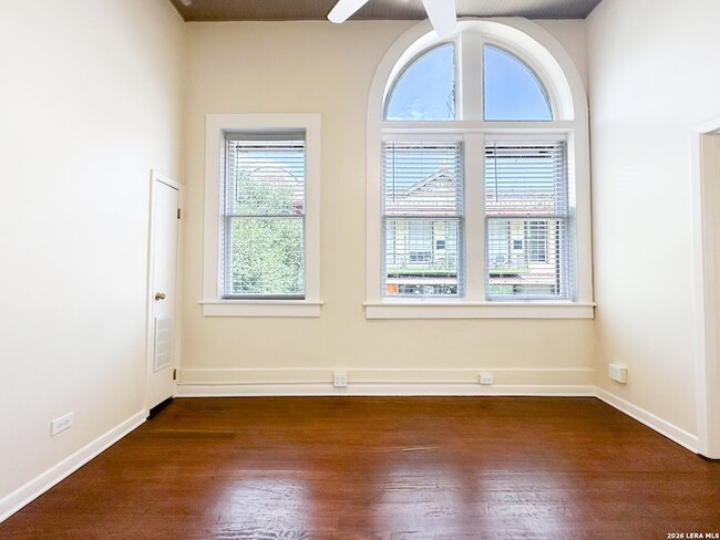 Building Photo - 245 Losoya St