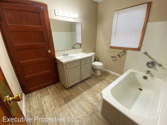 Building Photo - 2 br, 2 bath House - 315 West Lagrange Street